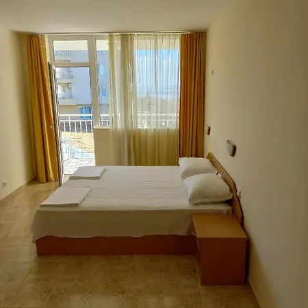 Апартамент Apart Rutland Bay 3-Апартамента *